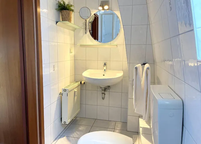 Nige Ooge 6 * Κουξχάφεν